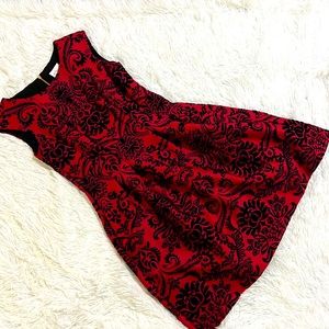 Beautiful red dress. Size 6.